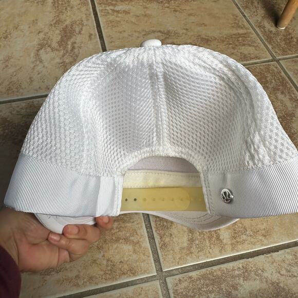 Lululemon White Baseball Hat Cap Adjustable SnapBack Running Fitness Workout - Picture 5 of 10